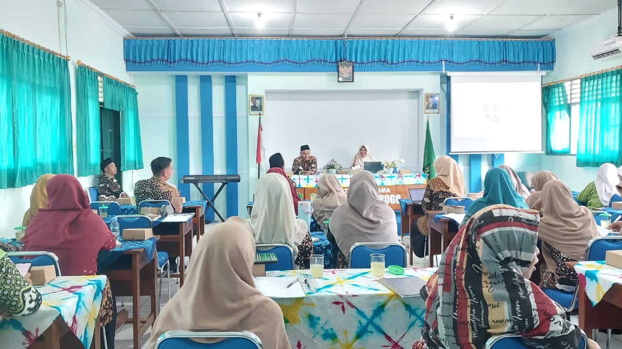 MTsN 6 Kulon Progo Terima Pengimbasan Adiwiyata dari Tim MTsN 2 Kulon Progo